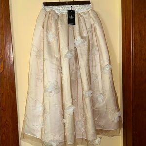 NEW Gorgeous Women’s  MARIELLE full Skirt Floral Embroidered Skirt - Size Small